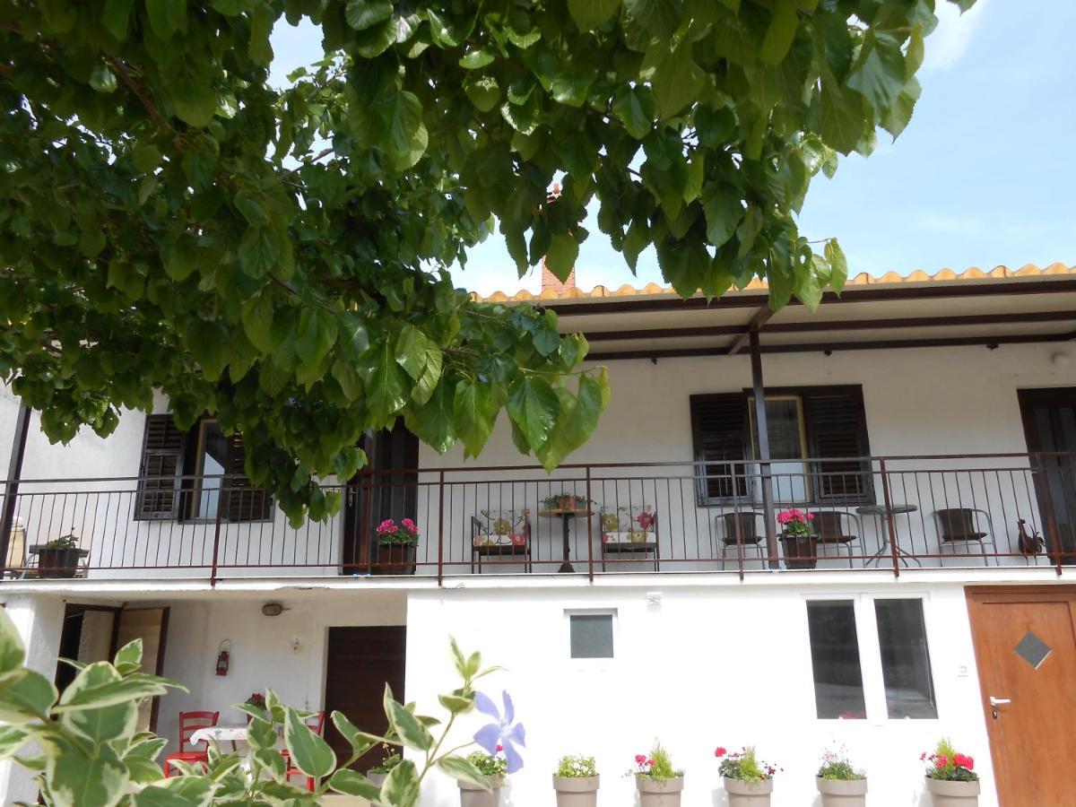 The Golden Well Apartment Rovinj Luaran gambar